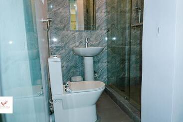 هتل Whitevill Hospitality And Homes