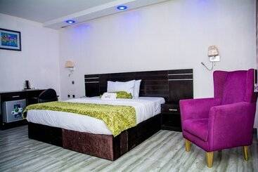 هتل Whitevill Hospitality And Homes