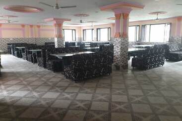 هتل Wonder World Resort