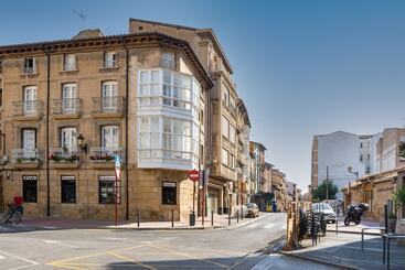 Limehome Haro Calle De La Vega