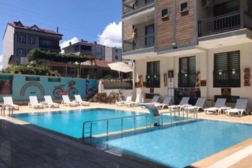 Li̇mon Otel Kiyiköy