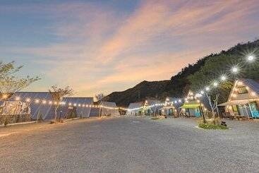 پانسیون Gyeongju Haneulbichkids Poolvilla
