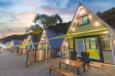 پانسیون Gyeongju Haneulbichkids Poolvilla