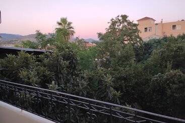 פנסיון Yasemi