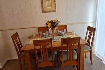 اقامتگاه Immaculate 3 Bed House With Free Parking In Bolton