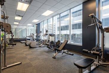 Stunning 2br 2ba W/sky Pool Lounge Cozysuites