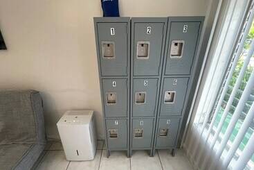 هاستل Hallandale Beach Motel With Free Parking And Full Kitchen ! No Extra Fees! Accepting Cash!