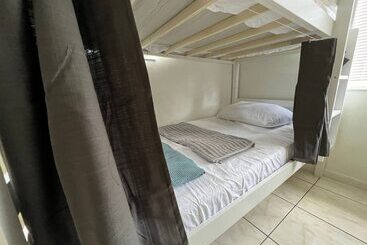 هاستل Hallandale Beach Motel With Free Parking And Full Kitchen ! No Extra Fees! Accepting Cash!