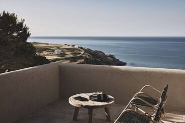 تختخواب و صبحانه Noma Milos   Delmar Collection