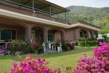 Buan Chilkdeokgol Pension