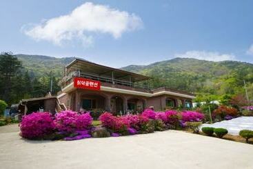 Buan Chilkdeokgol Pension