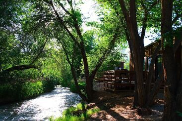 هتل Cedar Creek Lodging & Rv Park