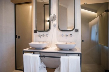 هتل Myr Puerta Serranos