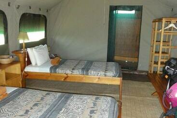 هتل Ngamba Island Tented Camp