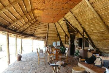هتل Ngamba Island Tented Camp