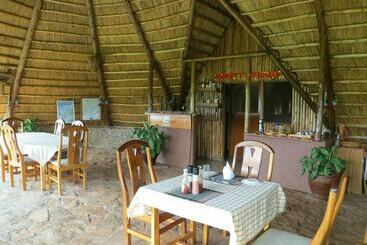 هتل Ngamba Island Tented Camp