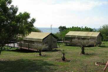 هتل Ngamba Island Tented Camp