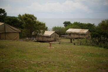 هتل Ngamba Island Tented Camp