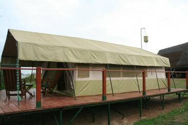 هتل Ngamba Island Tented Camp
