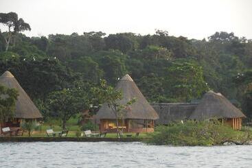 هتل Ngamba Island Tented Camp