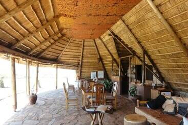 هتل Ngamba Island Tented Camp