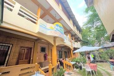 Отель Oyo 876 Escurel Inn Boracay