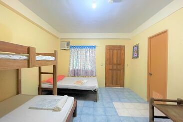 Отель Oyo 876 Escurel Inn Boracay