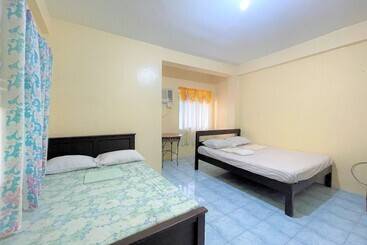 Отель Oyo 876 Escurel Inn Boracay