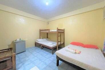 Отель Oyo 876 Escurel Inn Boracay