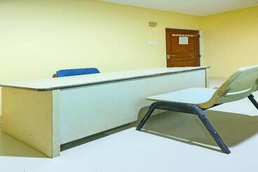 هتل Spot On 91343 Kartika Guest House Syariah
