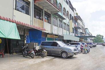 هتل Spot On 91343 Kartika Guest House Syariah