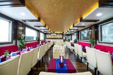 هتل The Fern Residency Katra