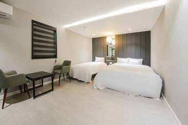 مُتل Yeosu Asome Boutique