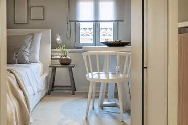 پانسیون Calnova Suites