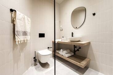 پانسیون Calnova Suites
