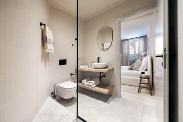 Пансион Calnova Suites