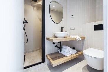 Пансион Calnova Suites
