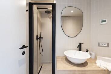 پانسیون Calnova Suites