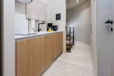 Пансион Calnova Suites