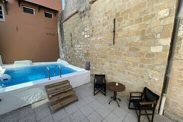 Majatalo Utopia Luxury Suites