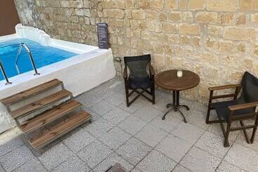 Pension Utopia Luxury Suites