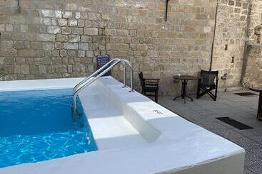 Majatalo Utopia Luxury Suites