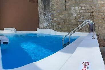 Majatalo Utopia Luxury Suites