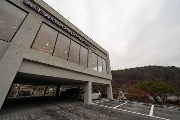 Pocheon Hotel Commune Motel