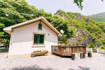 Pyeongchanggang Healing House Pension