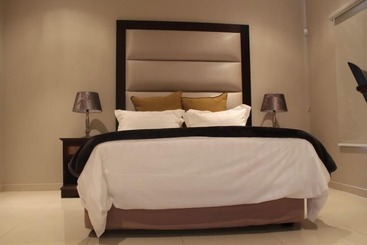 تختخواب و صبحانه The Capital Guest House