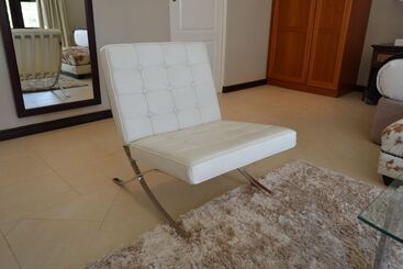 تختخواب و صبحانه The Capital Guest House