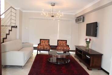 تختخواب و صبحانه The Capital Guest House