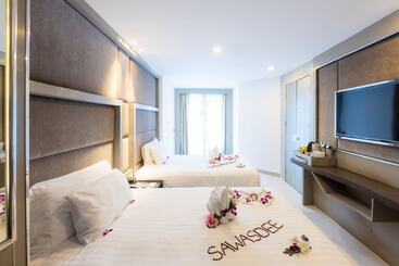 Azure Hotel Pattaya
