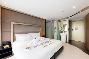 Azure Hotel Pattaya